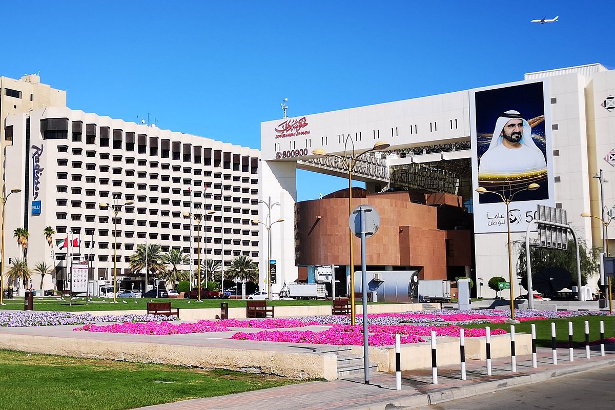 dubai-city-hall